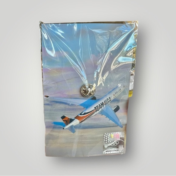 Delta Air Lines 2024 Paris Olympics Team USA Airplane Livery Collectible Pin New - Picture 4 of 16